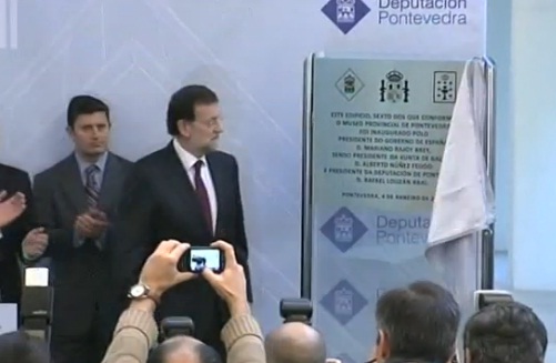 Descubriendo una placa en Pontevedra