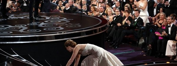 Jennifer Lawrence por los suelos