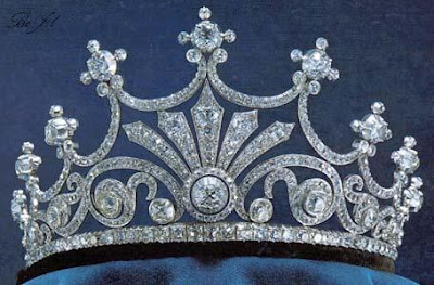 Diadema de las Nueve Puntas