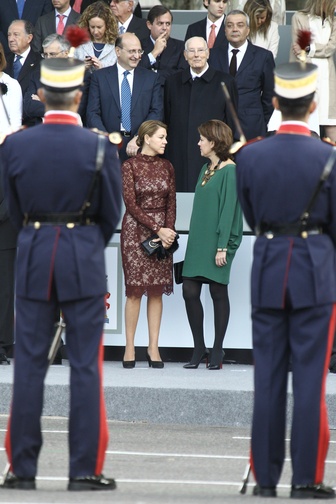 Línea de saludo de autoridades