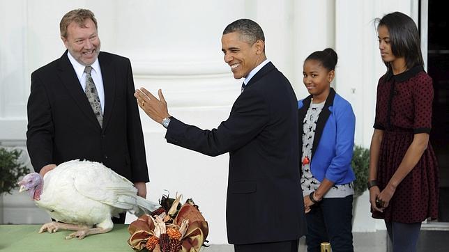 OBAMA indulta al PAVO
