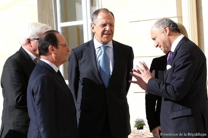 Sergei Lavrov en Paris con Laurent Fabius y François Hollande