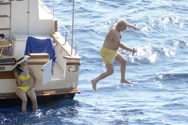 Rodrigo Rato and Alicia Gonzalez on holidays in Mallorca, Spain, on July 23, 2015 En la foto saltando / lanzandose al agua