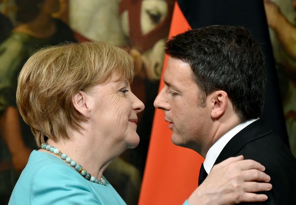 Italy+Prime+Minister+Matteo+Renzi+Holds+Talks+QZkqsKPEEKel