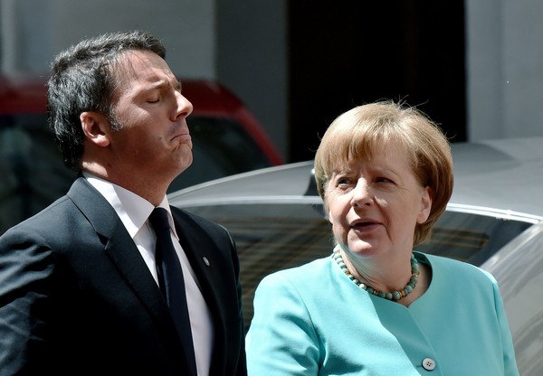Italy+Prime+Minister+Matteo+Renzi+Holds+Talks+uMLwYxU0ktOl