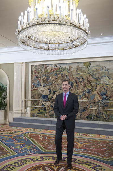 King+Felipe+Spain+Attends+Audiences+Zarzuela+ekQK2pYZXqxl