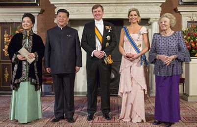 dos culturas, dos galas