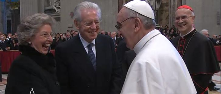 pontificado Saludo a Monti