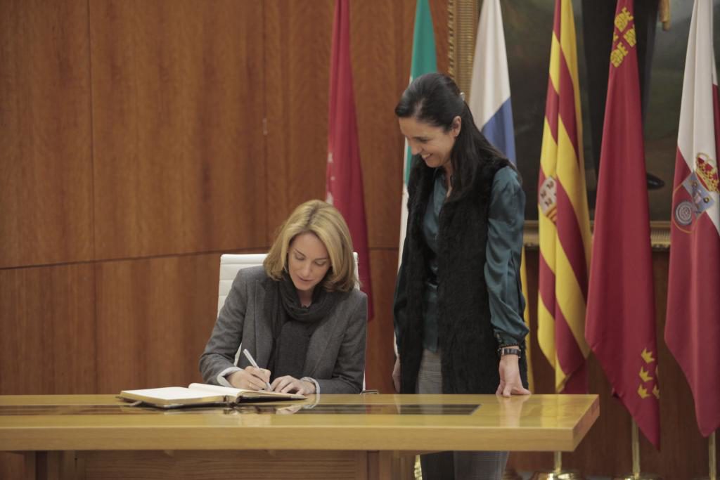 Libro de Honor Presidenta Parlamento Navarra