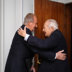 Rey Juan Carlos con Mario Soares en Portugal