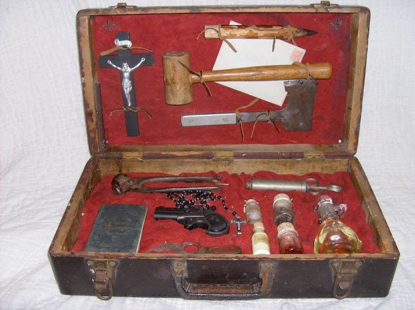 cartera maletin pra cazar vampiros