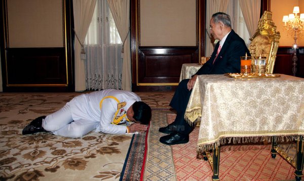 general-prayuth-chan-ocha-receives-the-endorsement-of-his-majesty-the-king-during-a-royal-audience-tuesday-evening-photo-bangkokpost-com-1527785-thai-bangkok-post