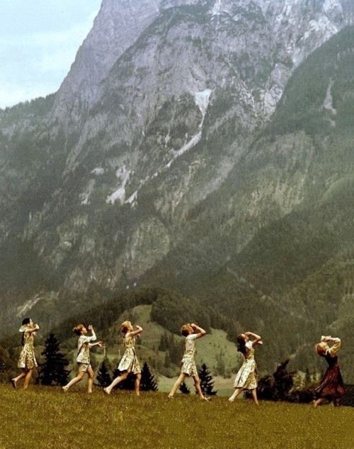 Title: SOUND OF MUSIC, THE ¥ Year: 1965 ¥ Dir: WISE, ROBERT ¥ Ref: SOU001CV ¥ Credit: [ 20TH CENTURY FOX / THE KOBAL COLLECTION ]