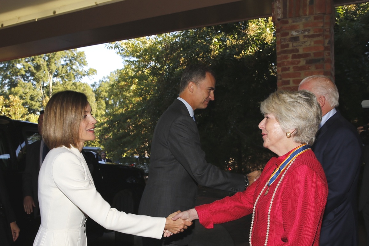 saludo de Bárbara Lucas, regente de la Asociación Mount Vernon